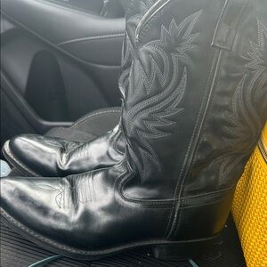 Laredo Black Western Cowboy Boots with Embroidered Stitching